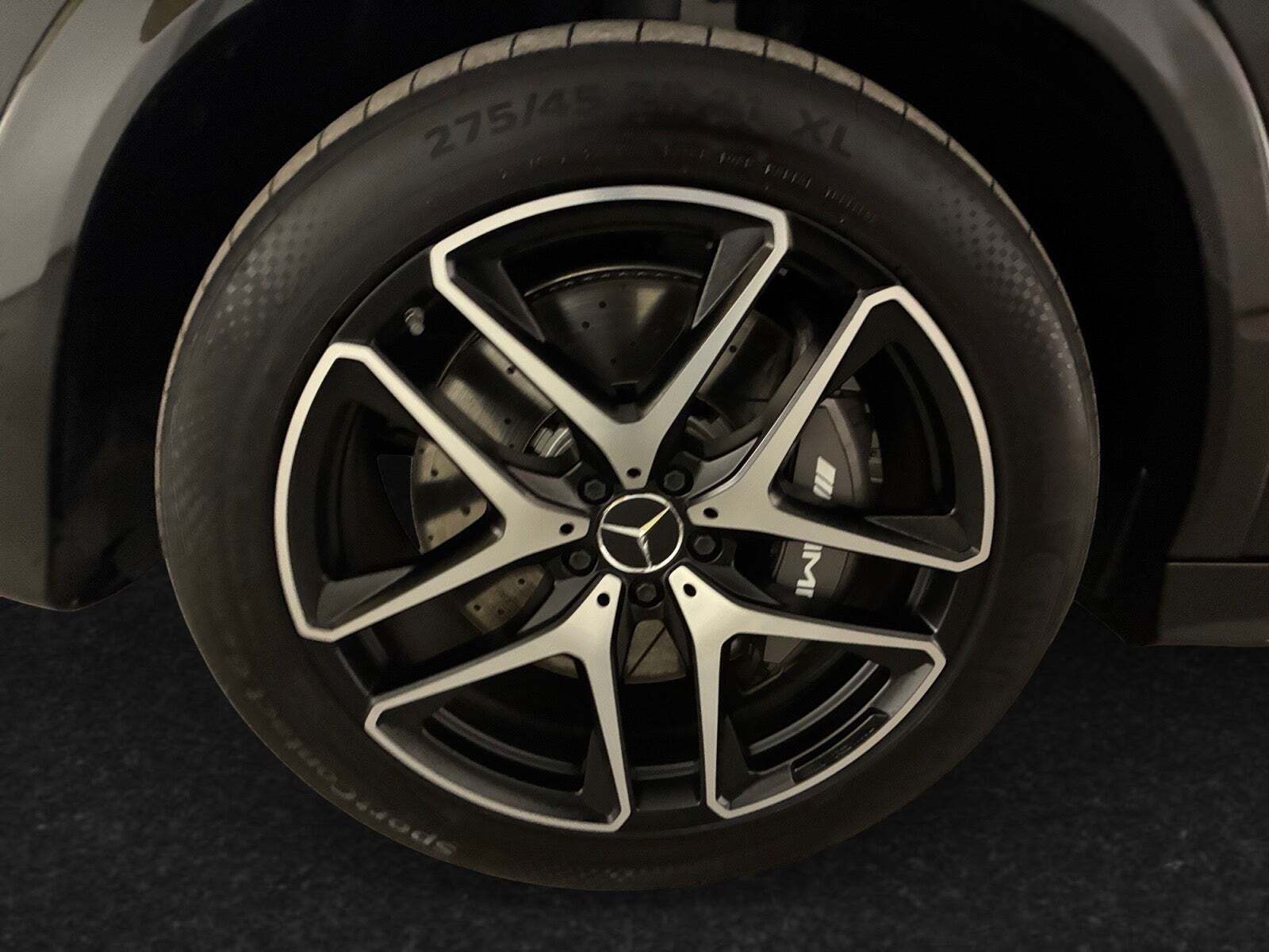 Gul Mercedes GLE53 fra 2025