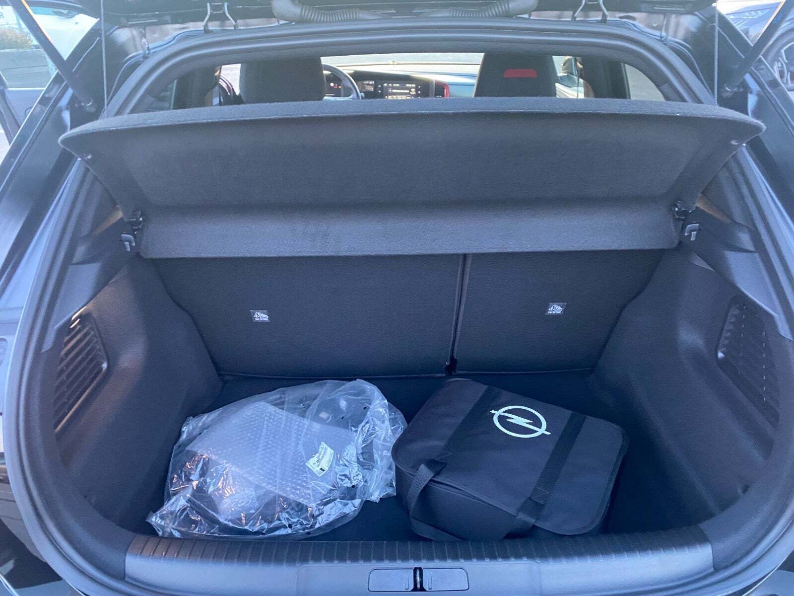 Sort Opel Mokka-e fra 2023