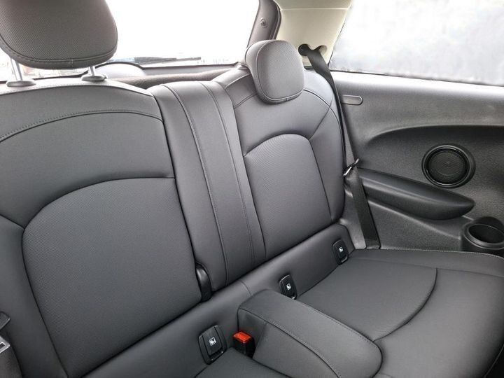 Grå Mini Cooper fra 2023