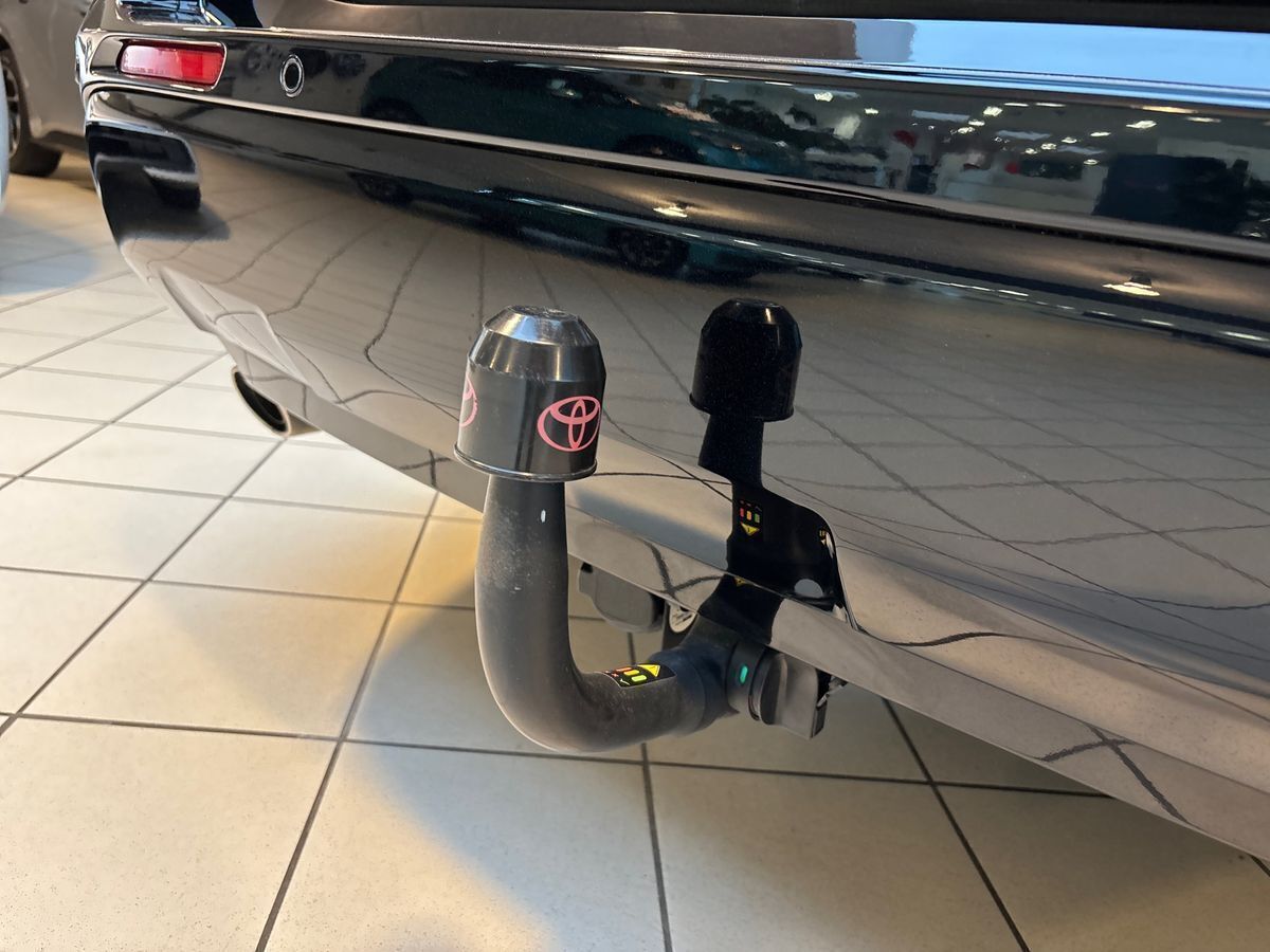 Sort Toyota RAV4 Plug-in fra 2021