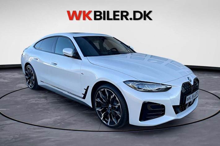 Hvid BMW i4 fra 2024 set udefra
