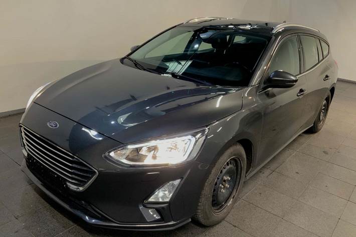 Grå Ford Focus fra 2019 set udefra