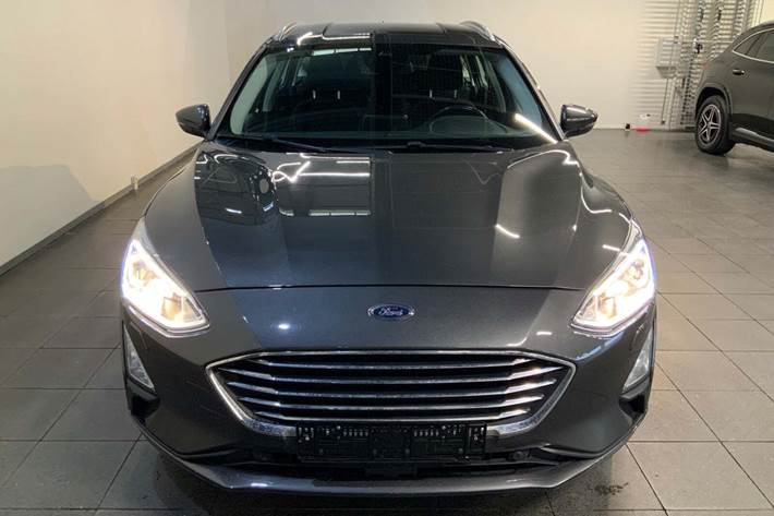 Grå Ford Focus fra 2019