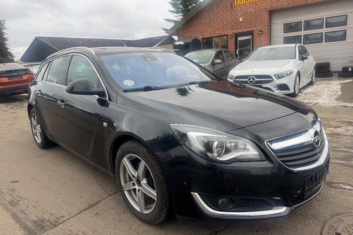 undefined Opel Insignia fra 2016 set udefra