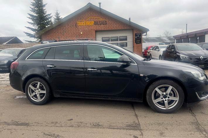 undefined Opel Insignia fra 2016