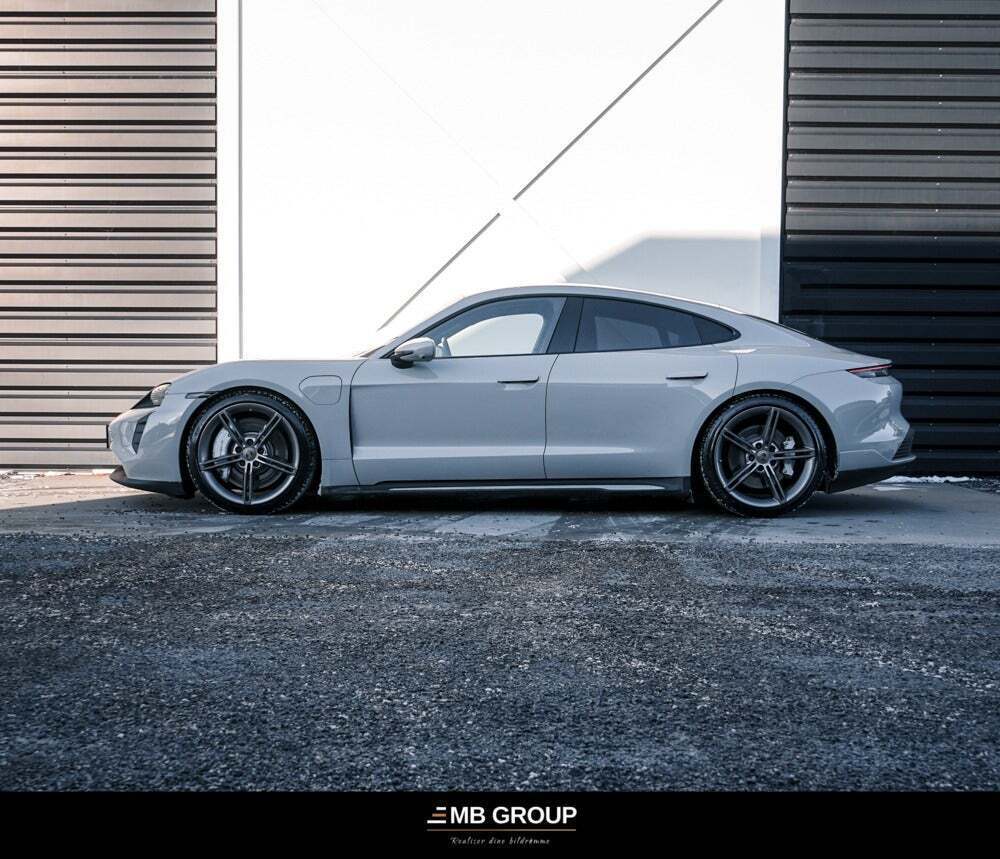 Porsche Taycan 4S