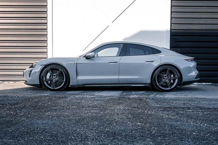 Grøn Porsche Taycan 4S fra 2020