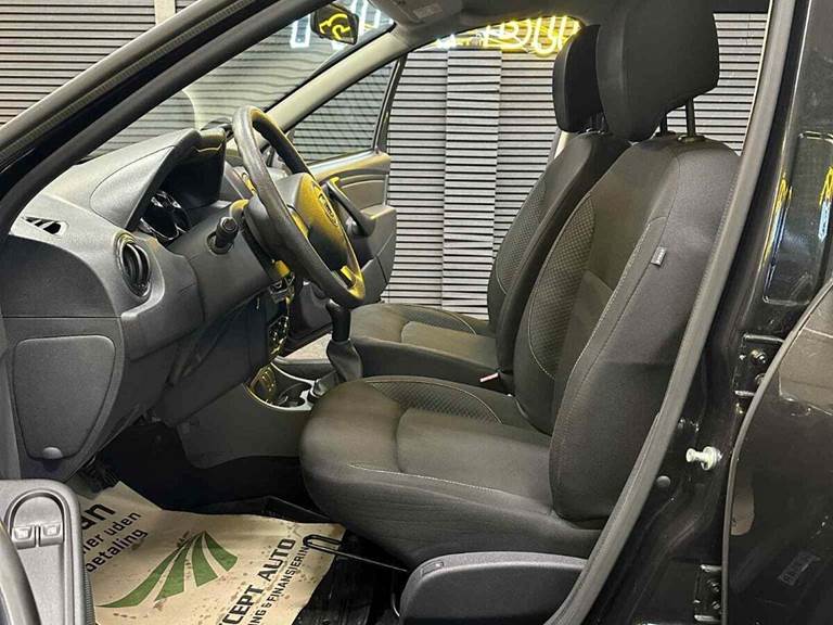 Dacia Duster 1,6 16V Base