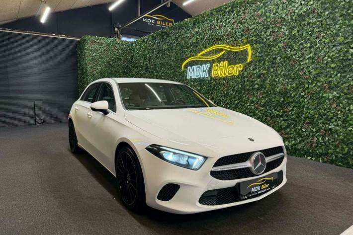 undefined Mercedes A180 d fra 2017 set udefra