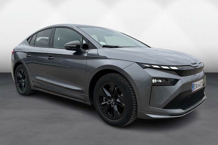 Sort Skoda Enyaq fra 2026 set udefra