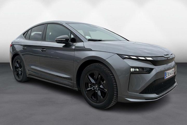 Sort Skoda Enyaq fra 2026 set udefra