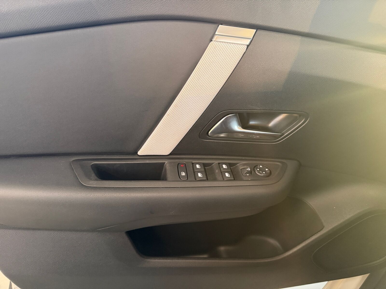 Hvid Citroën ë-C4 fra 2025