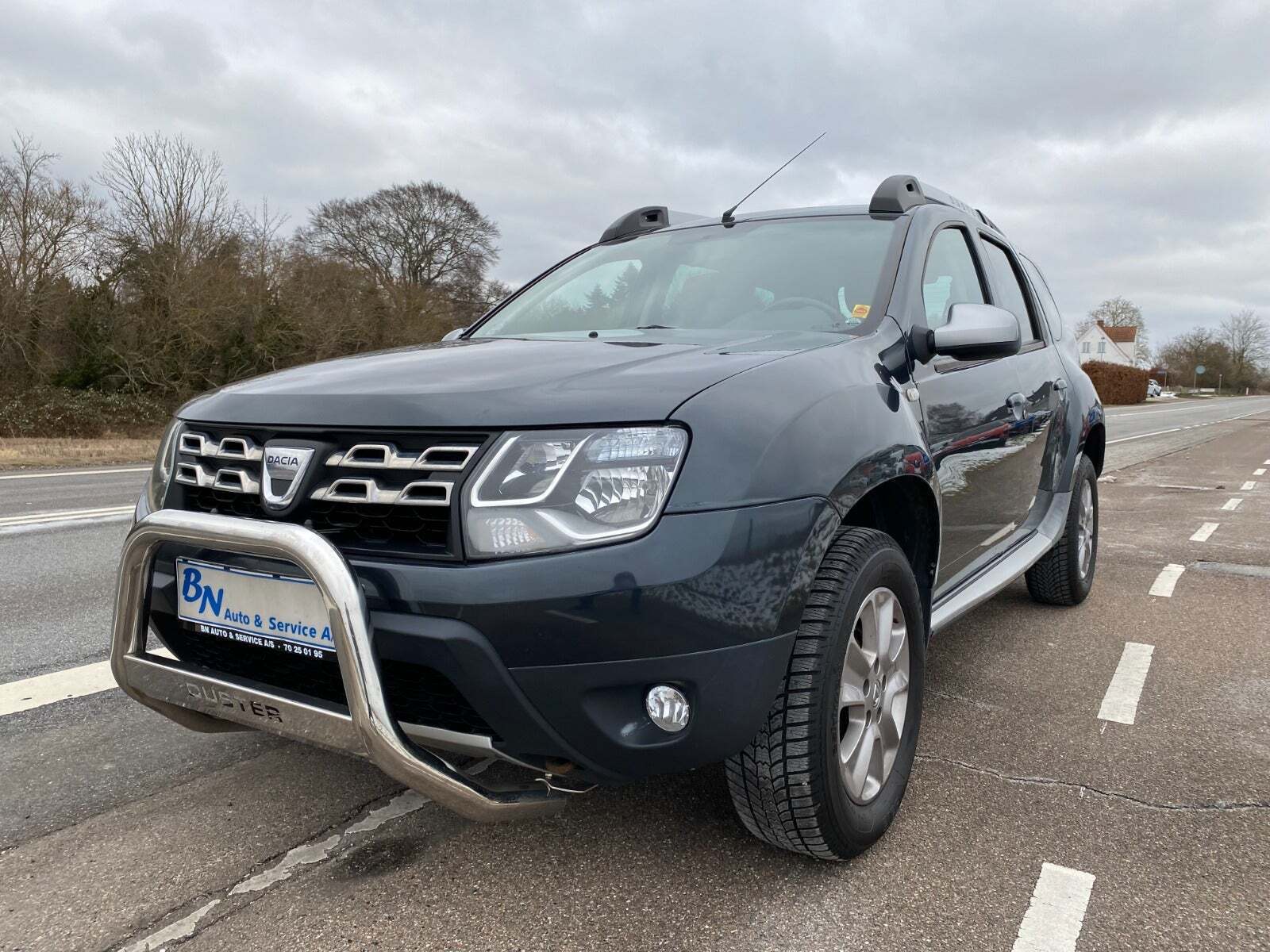 Sort Dacia Duster fra 2014