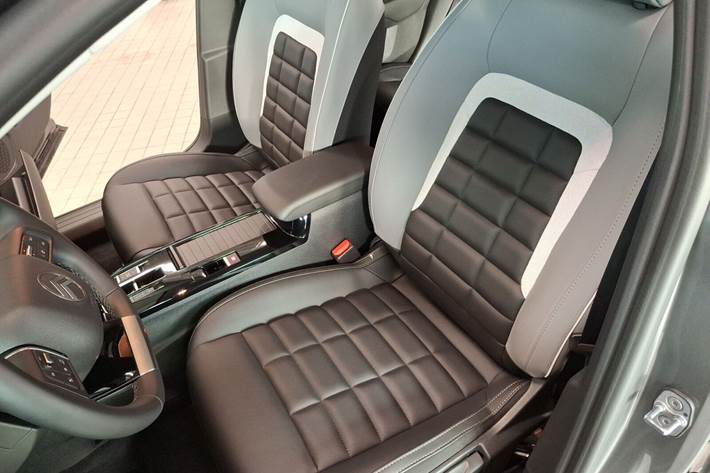 Grå Citroën ë-C4 fra 2025