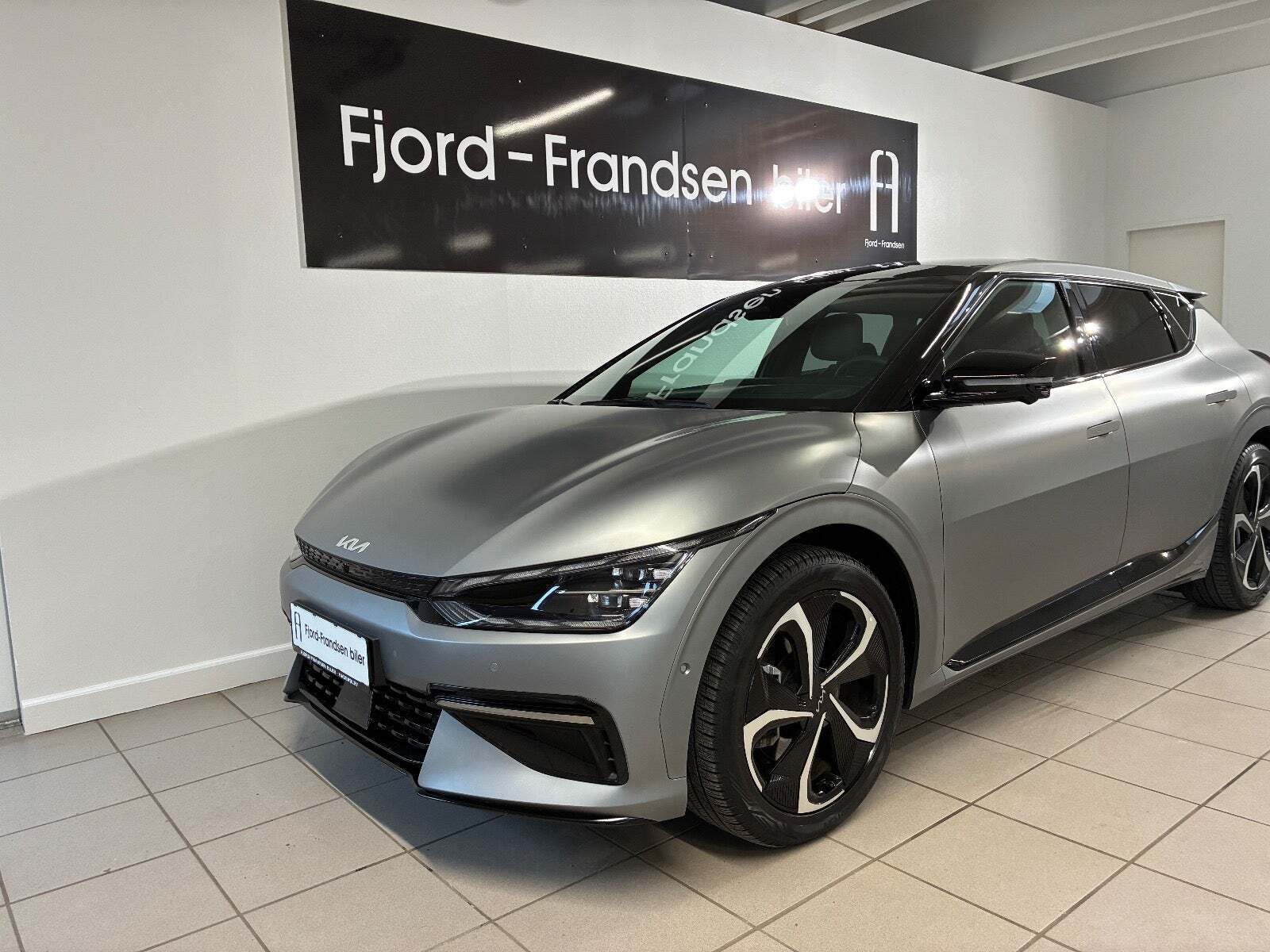 Grå Kia EV6 fra 2024
