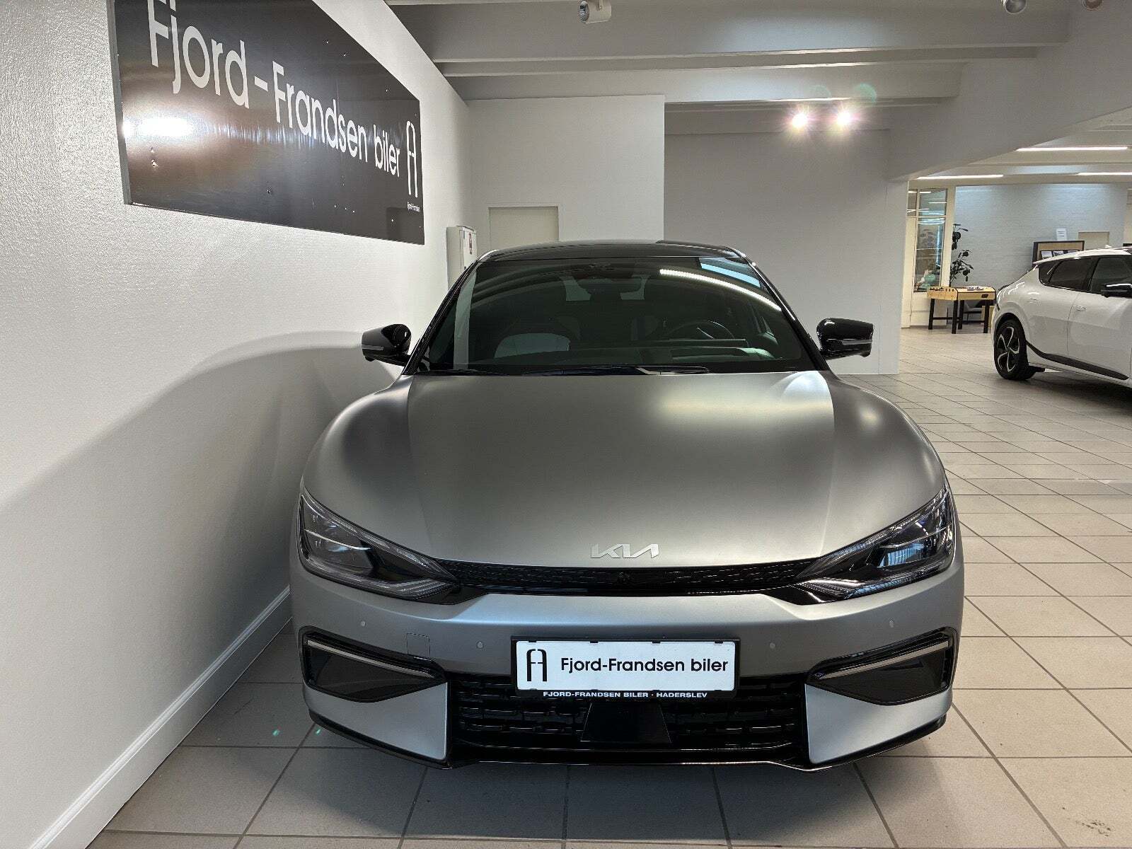 Grå Kia EV6 fra 2024