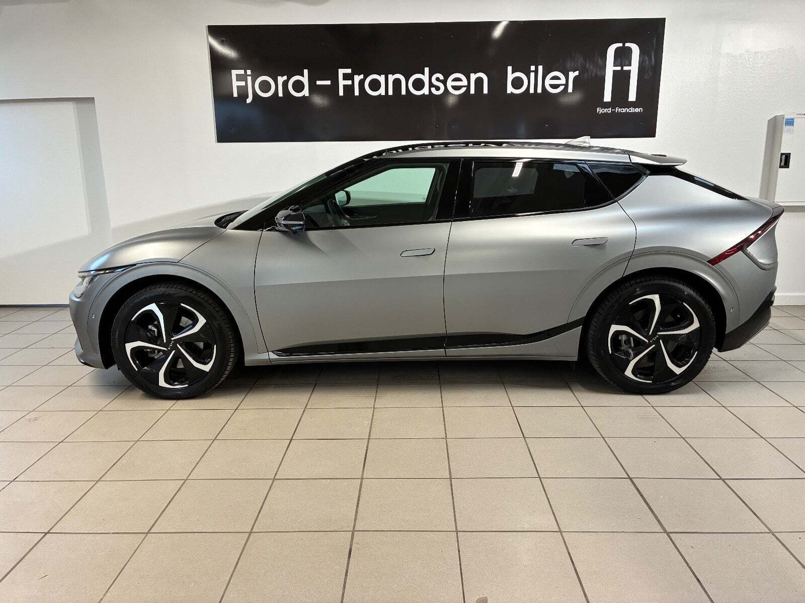 Grå Kia EV6 fra 2024