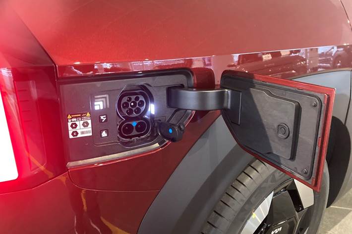 Rød Kia EV9 fra 2026