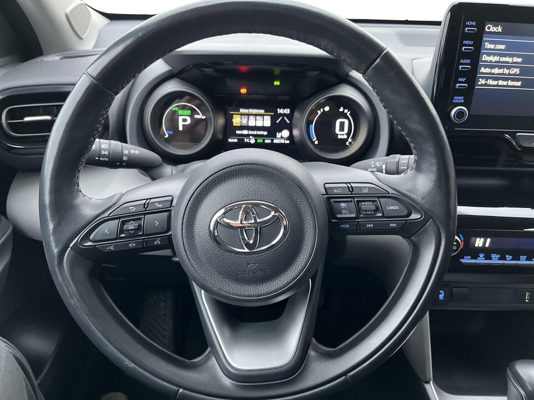 Hvid Toyota Yaris Cross fra 2022