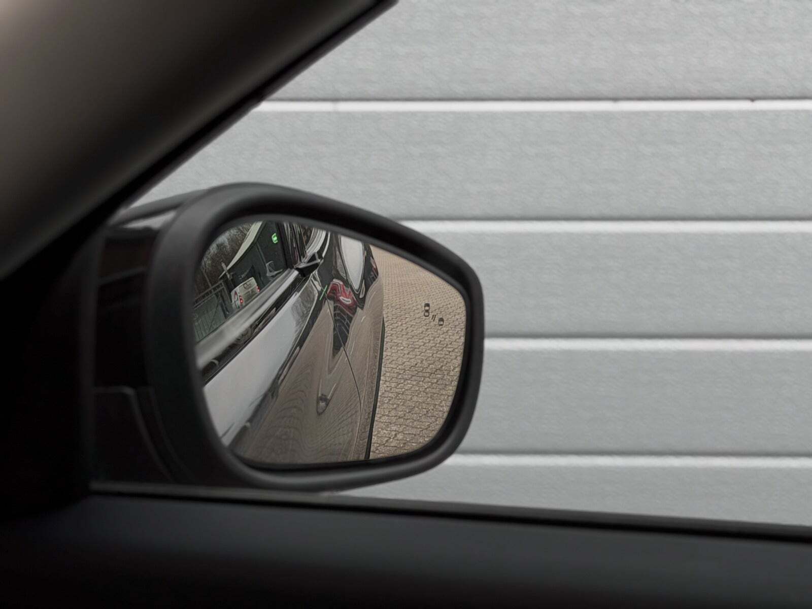 Grå Ford Mustang Mach-E fra 2024