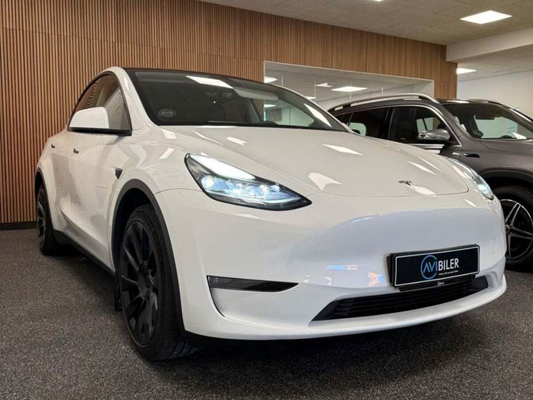 Tesla Model Y Long Range AWD