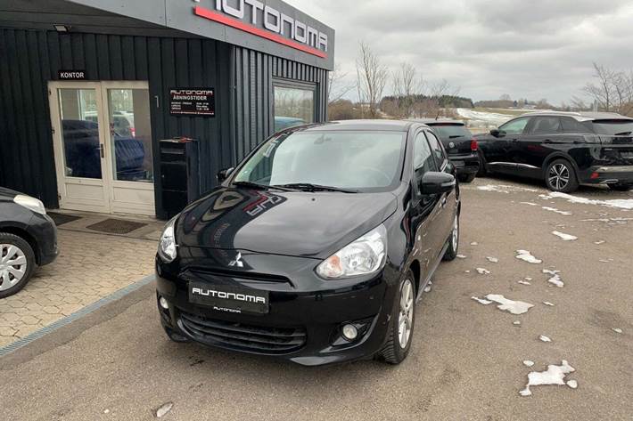 Grøn Mitsubishi Space Star fra 2015