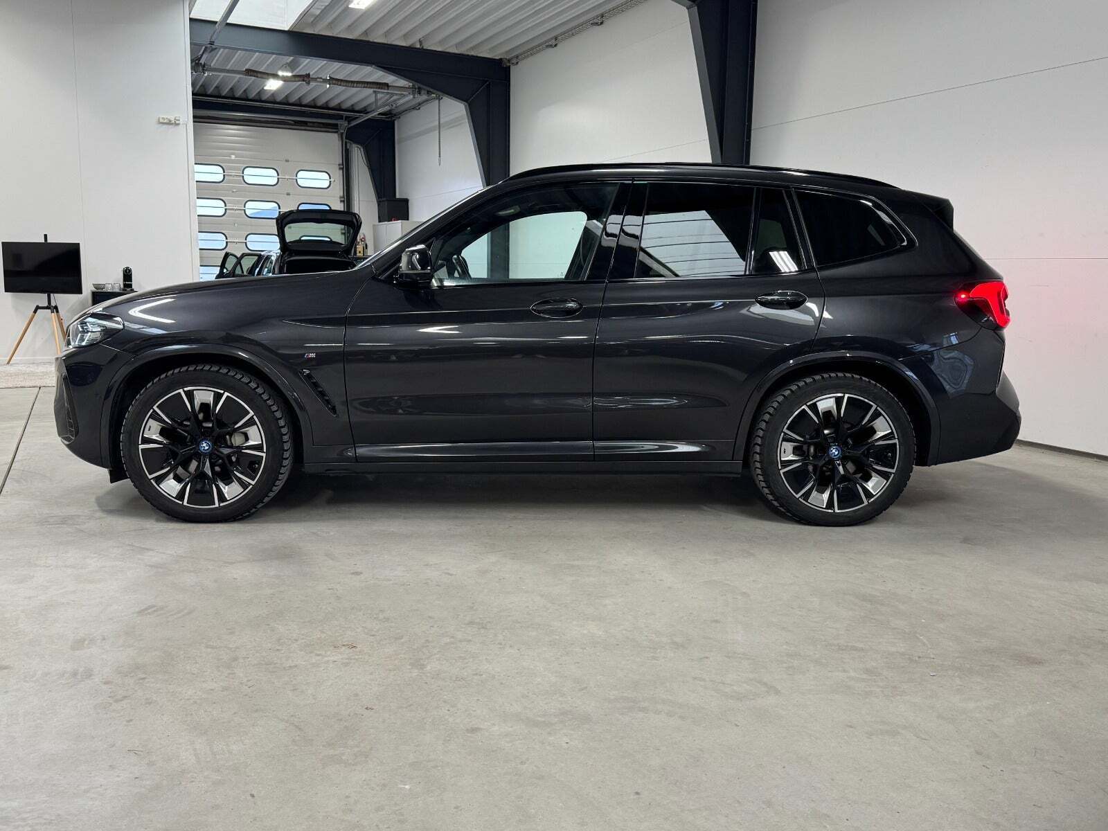 BMW iX3 Charged Plus M-Sport