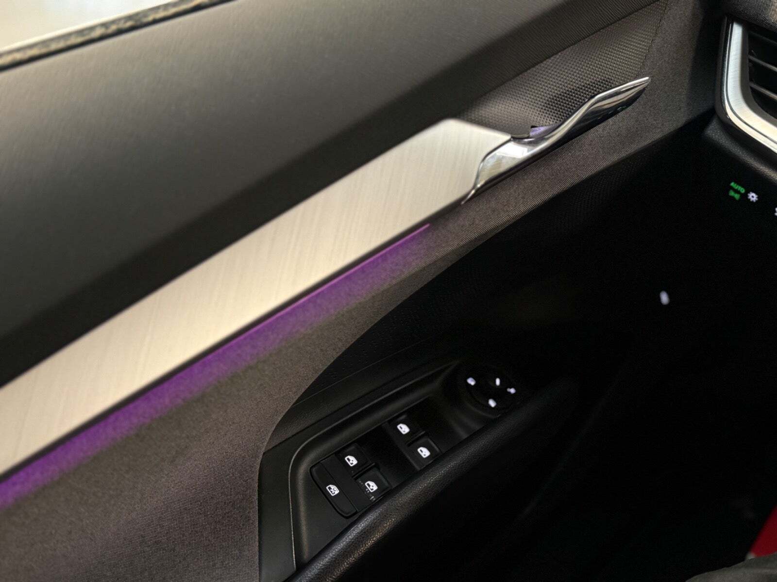 Hvid Skoda Enyaq fra 2022