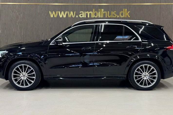 Sort Mercedes GLE350 de fra 2021