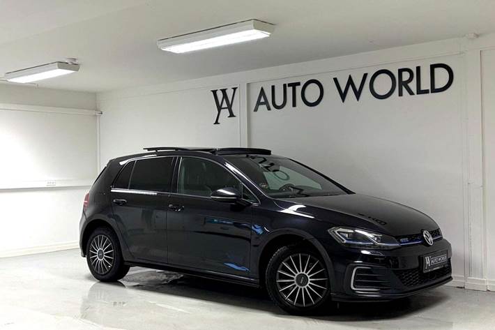 Sort VW Golf VII fra 2017