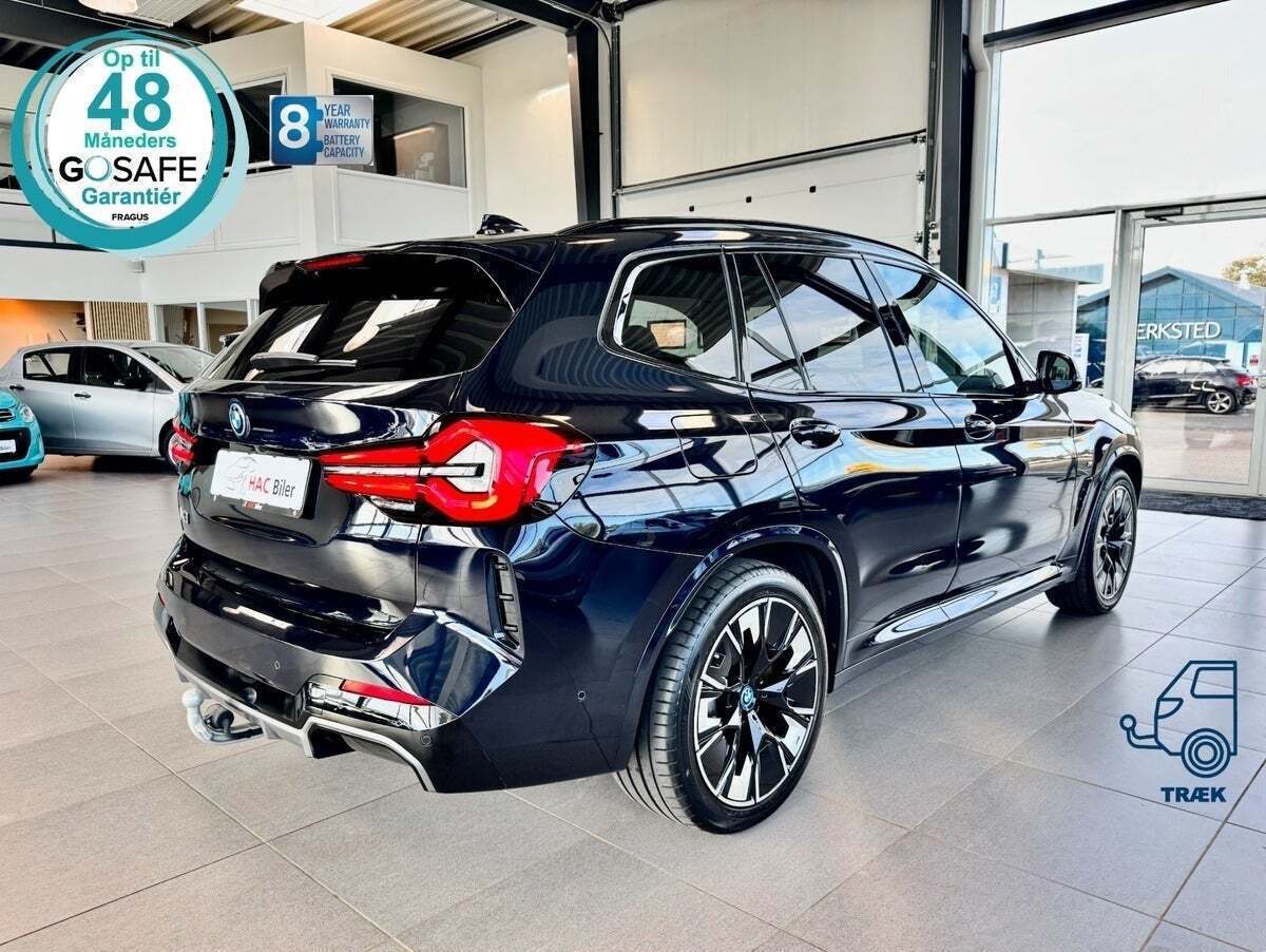 Sort BMW iX3 fra 2024