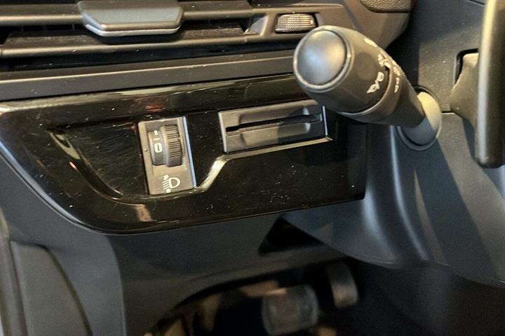 Sølv Citroën Grand C4 SpaceTourer fra 2020