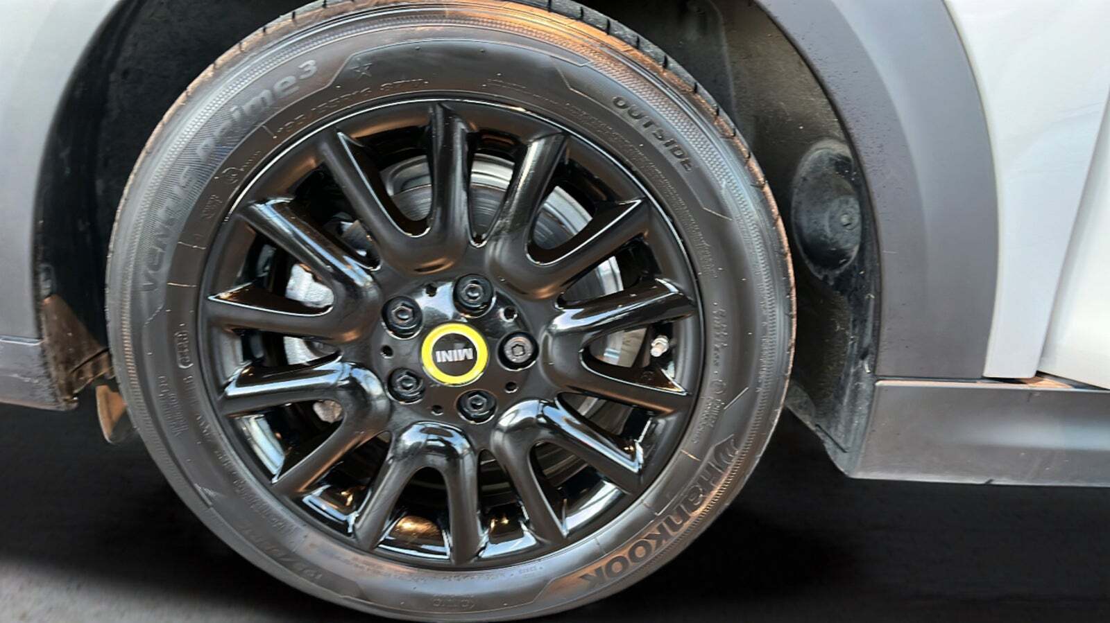 Sølv Mini Cooper SE fra 2023