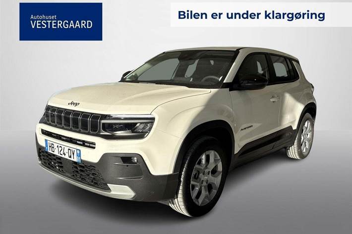 Hvid Jeep Avenger fra 2025 set udefra