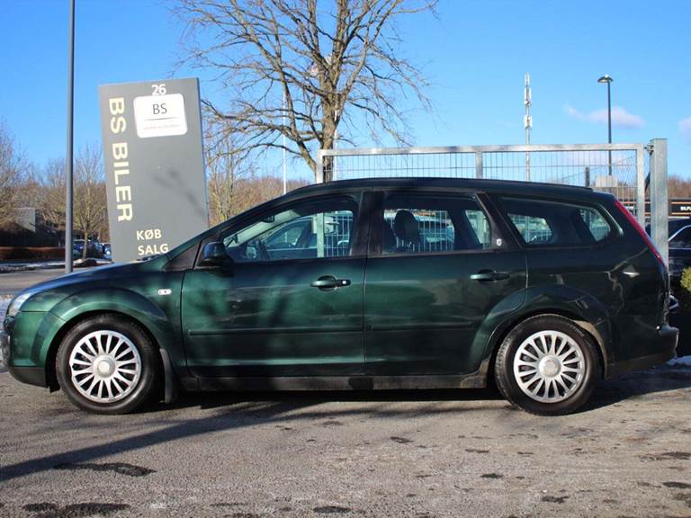 Ford Focus 1,6 Ghia stc.