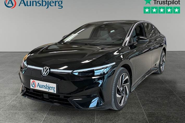 Sort VW ID.7 fra 2024 set udefra