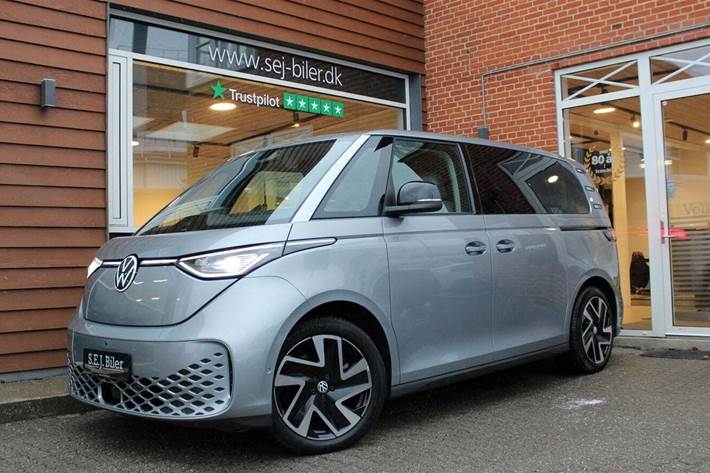 Sølv VW ID.Buzz fra 2024 set udefra