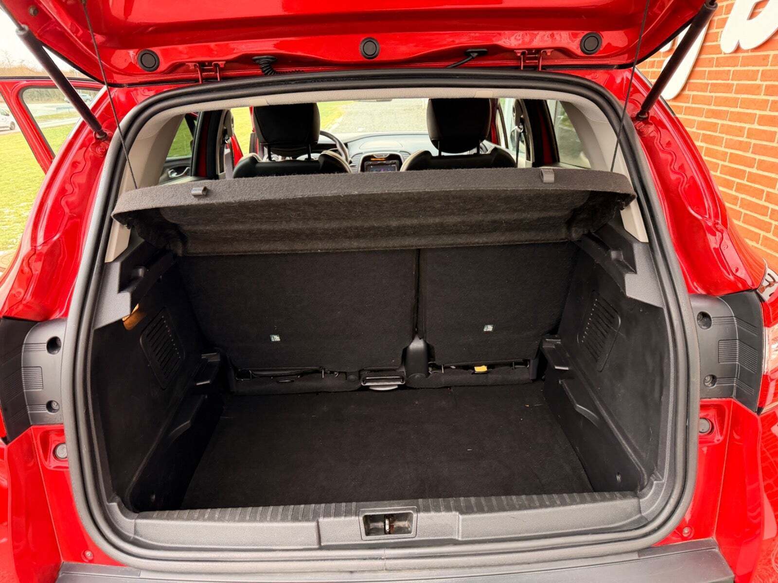 Rød Renault Captur fra 2018