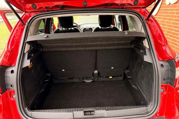 Rød Renault Captur fra 2018