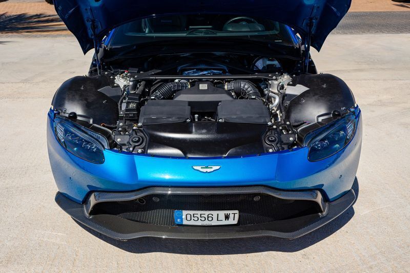 Aston Martin Vantage  AMR