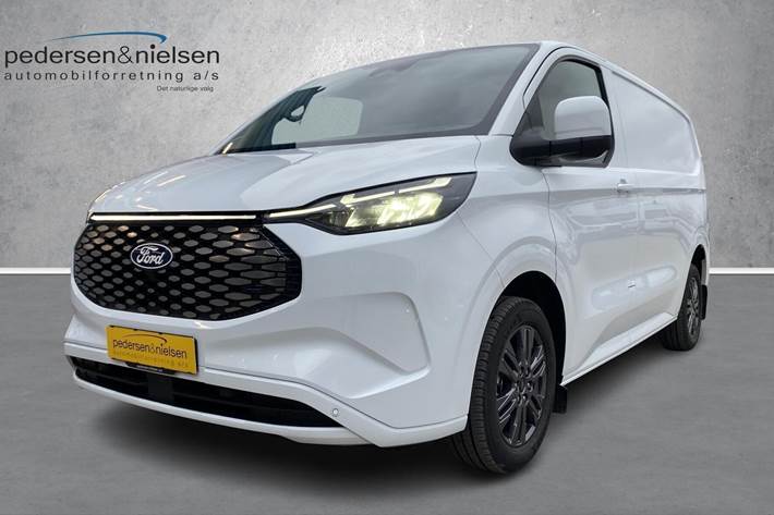 Hvid Ford E-Transit Custom fra 2025 set udefra