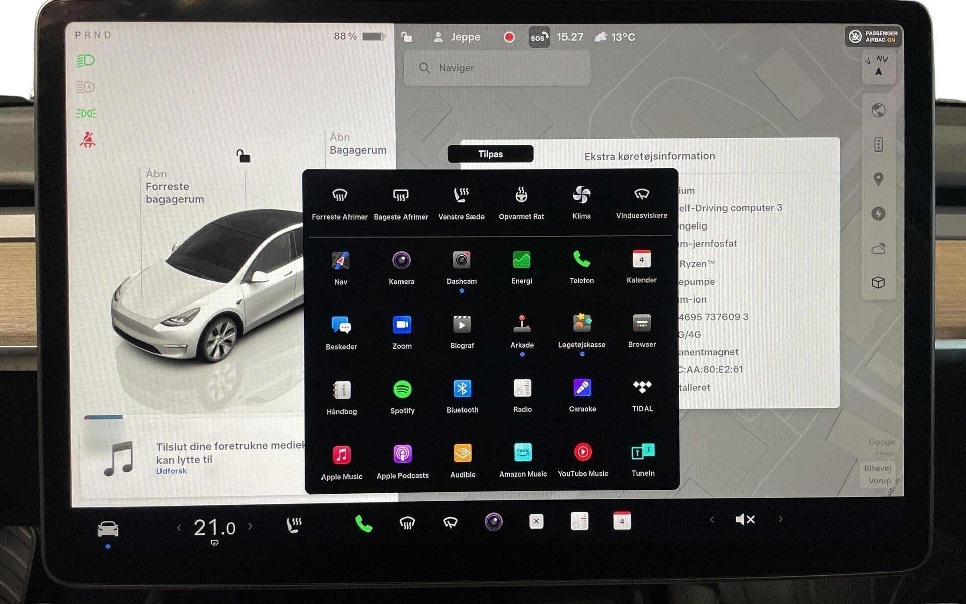 Hvid Tesla Model Y fra 2022