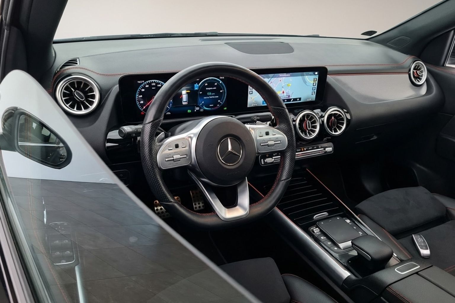 Sort Mercedes EQA 250 fra 2022