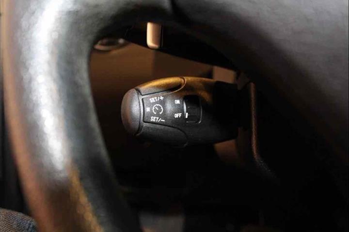 Grå Peugeot 308 fra 2009