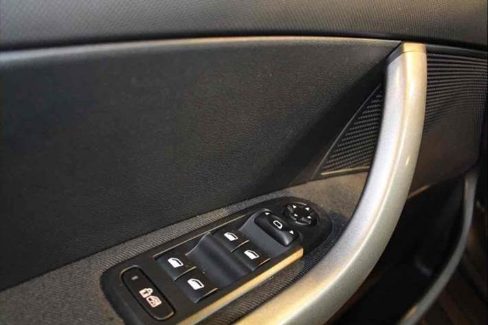 Grå Peugeot 308 fra 2009