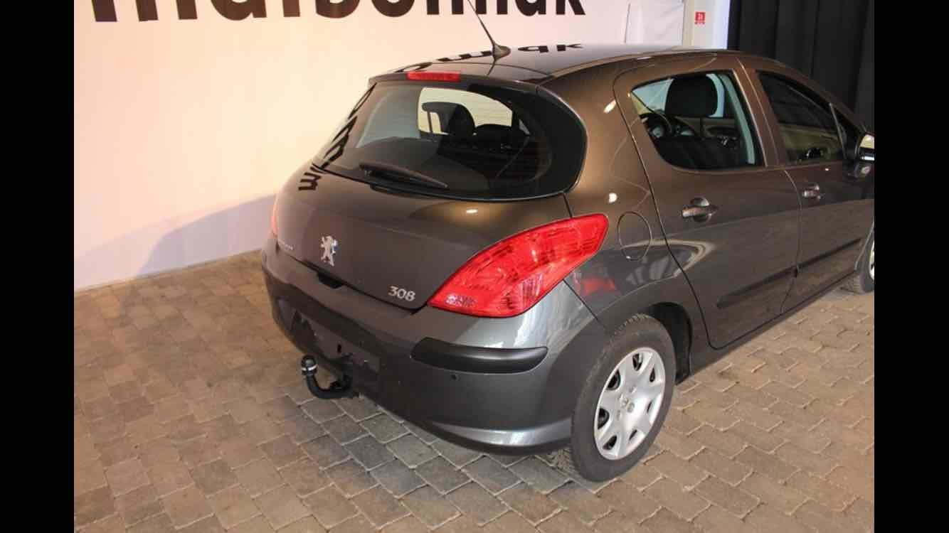Grå Peugeot 308 fra 2009
