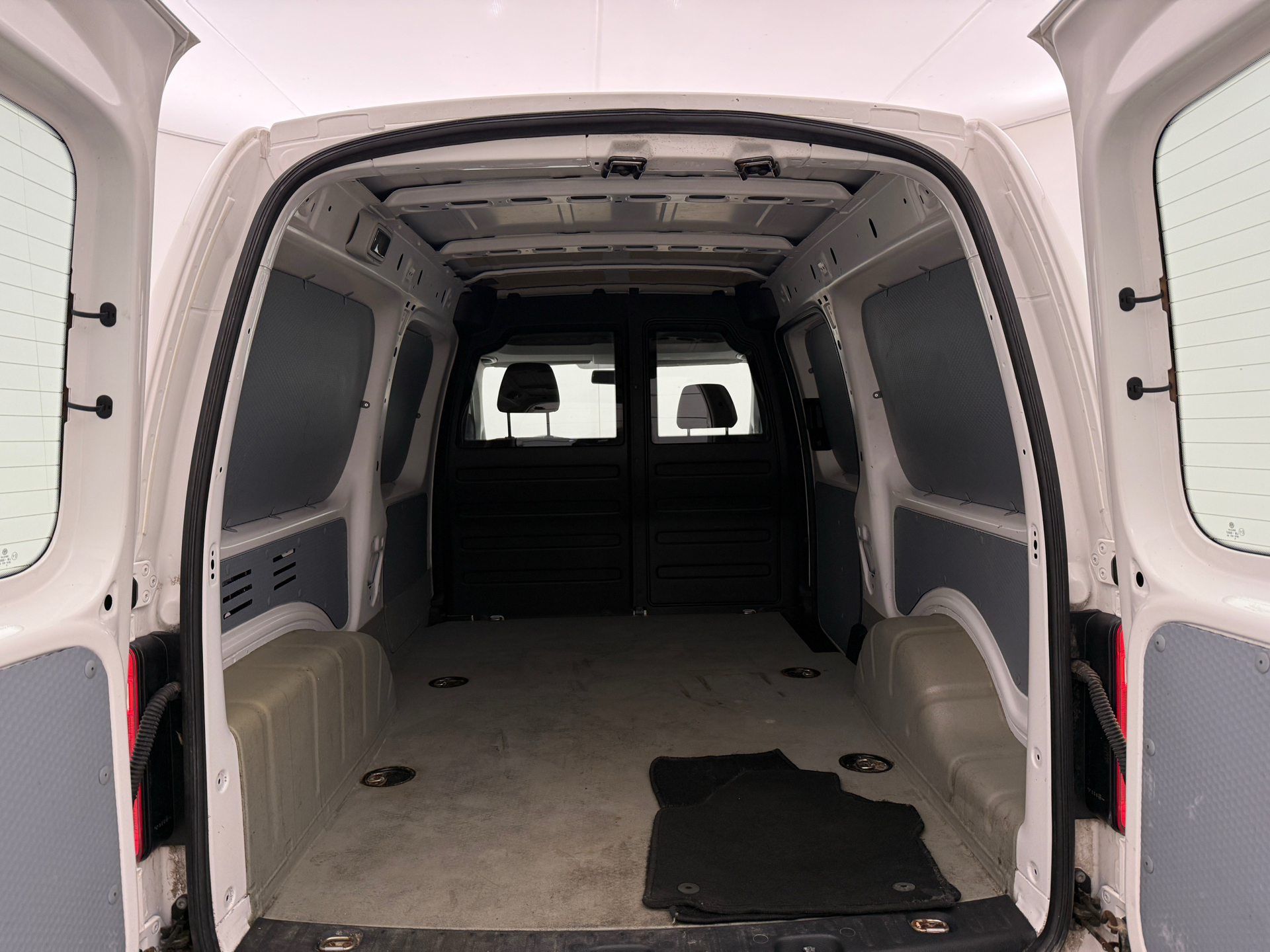 Hvid VW Caddy Maxi fra 2020