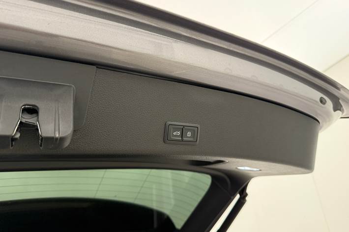 Grå Audi e-tron fra 2020