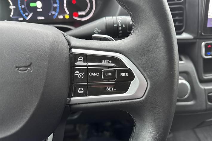 Hvid Toyota Proace Max Electric fra 2025