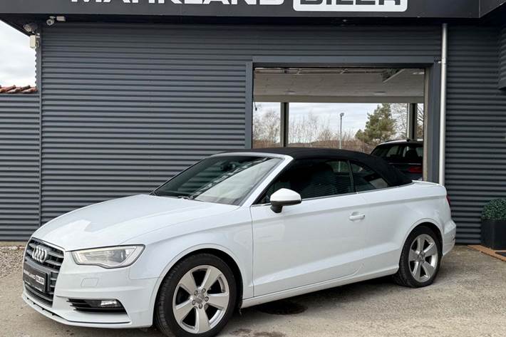 Hvid Audi A3 fra 2015 set udefra